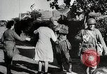 Immagine di Alleati importanti città portuale dopo il D-Day nella seconda guerra mondiale Cherbourg Francia, 1944, secondo 44 filmato di repertorio 65675024433
