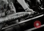 Standbild Verbündeten Einrücken der Deutschen in Hecken der Normandie Normandie Frankreich, 1944, aus Sekunde 11 historischem Filmmaterial Videoclip 65675024434