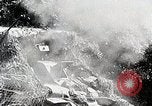 Standbild Verbündeten Einrücken der Deutschen in Hecken der Normandie Normandie Frankreich, 1944, aus Sekunde 18 historischem Filmmaterial Videoclip 65675024434