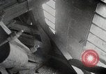 Standbild Verbündeten Einrücken der Deutschen in Hecken der Normandie Normandie Frankreich, 1944, aus Sekunde 31 historischem Filmmaterial Videoclip 65675024434