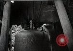 Standbild Verbündeten Einrücken der Deutschen in Hecken der Normandie Normandie Frankreich, 1944, aus Sekunde 38 historischem Filmmaterial Videoclip 65675024434