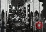 Standbild Verbündeten Einrücken der Deutschen in Hecken der Normandie Normandie Frankreich, 1944, aus Sekunde 39 historischem Filmmaterial Videoclip 65675024434