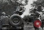Image Alliés continuent progresser à travers la Normandie Normandie France, 1944, de la seconde 30 séquences d'archives historiques vidéo 65675024435