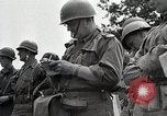 Image Alliés continuent progresser à travers la Normandie Normandie France, 1944, de la seconde 40 séquences d'archives historiques vidéo 65675024435
