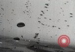 Standbild Verbündeten Angriff Niederlande und Stadt Aachen während Zweiten Weltkrieg Deutschland, 1944, aus Sekunde 20 historischem Filmmaterial Videoclip 65675024439