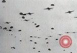 Standbild Verbündeten Angriff Niederlande und Stadt Aachen während Zweiten Weltkrieg Deutschland, 1944, aus Sekunde 34 historischem Filmmaterial Videoclip 65675024439