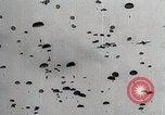 Standbild Verbündeten Angriff Niederlande und Stadt Aachen während Zweiten Weltkrieg Deutschland, 1944, aus Sekunde 40 historischem Filmmaterial Videoclip 65675024439