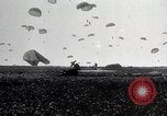Standbild Verbündeten Angriff Niederlande und Stadt Aachen während Zweiten Weltkrieg Deutschland, 1944, aus Sekunde 46 historischem Filmmaterial Videoclip 65675024439