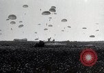Standbild Verbündeten Angriff Niederlande und Stadt Aachen während Zweiten Weltkrieg Deutschland, 1944, aus Sekunde 47 historischem Filmmaterial Videoclip 65675024439