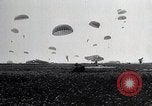 Standbild Verbündeten Angriff Niederlande und Stadt Aachen während Zweiten Weltkrieg Deutschland, 1944, aus Sekunde 51 historischem Filmmaterial Videoclip 65675024439