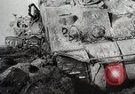 Image des troupes américaines embourbé dans la boue sont visités par le général Eisenhower Allemagne, 1944, de la seconde 31 séquences d'archives historiques vidéo 65675024441