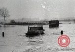 Image les troupes américaines lutte leur voie dans une petite ville Allemagne, 1944, de la seconde 11 séquences d'archives historiques vidéo 65675024442