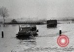Image les troupes américaines lutte leur voie dans une petite ville Allemagne, 1944, de la seconde 12 séquences d'archives historiques vidéo 65675024442