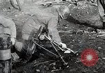 Image les troupes américaines lutte leur voie dans une petite ville Allemagne, 1944, de la seconde 37 séquences d'archives historiques vidéo 65675024442