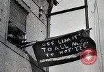 Image les troupes américaines lutte leur voie dans une petite ville Allemagne, 1944, de la seconde 40 séquences d'archives historiques vidéo 65675024442