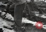Standbild US-Infanteriedivision 26 Yankee feiert Thanksgiving Frankreich, 1944, aus Sekunde 5 historischem Filmmaterial Videoclip 65675024443