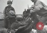 Standbild US-Infanteriedivision 26 Yankee feiert Thanksgiving Frankreich, 1944, aus Sekunde 15 historischem Filmmaterial Videoclip 65675024443