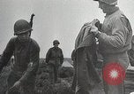 Standbild US-Infanteriedivision 26 Yankee feiert Thanksgiving Frankreich, 1944, aus Sekunde 17 historischem Filmmaterial Videoclip 65675024443