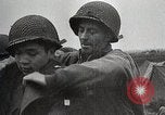Standbild US-Infanteriedivision 26 Yankee feiert Thanksgiving Frankreich, 1944, aus Sekunde 22 historischem Filmmaterial Videoclip 65675024443