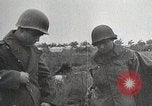 Standbild US-Infanteriedivision 26 Yankee feiert Thanksgiving Frankreich, 1944, aus Sekunde 27 historischem Filmmaterial Videoclip 65675024443