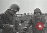 Standbild US-Infanteriedivision 26 Yankee feiert Thanksgiving Frankreich, 1944, aus Sekunde 29 historischem Filmmaterial Videoclip 65675024443