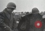 Standbild US-Infanteriedivision 26 Yankee feiert Thanksgiving Frankreich, 1944, aus Sekunde 30 historischem Filmmaterial Videoclip 65675024443