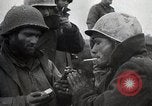Standbild US-Infanteriedivision 26 Yankee feiert Thanksgiving Frankreich, 1944, aus Sekunde 60 historischem Filmmaterial Videoclip 65675024443