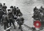 Image les forces américaines l'avance en Allemagne en Seconde Guerre Mondiale Julich Allemagne, 1945, de la seconde 11 séquences d'archives historiques vidéo 65675024449