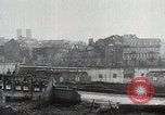 Image les forces américaines l'avance en Allemagne en Seconde Guerre Mondiale Julich Allemagne, 1945, de la seconde 48 séquences d'archives historiques vidéo 65675024449