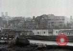 Image les forces américaines l'avance en Allemagne en Seconde Guerre Mondiale Julich Allemagne, 1945, de la seconde 49 séquences d'archives historiques vidéo 65675024449