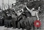 Image libération de soldats américains de camp de prisonniers allemands Allemagne, 1945, de la seconde 8 séquences d'archives historiques vidéo 65675024453