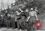 Image libération de soldats américains de camp de prisonniers allemands Allemagne, 1945, de la seconde 11 séquences d'archives historiques vidéo 65675024453