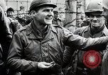 Image libération de soldats américains de camp de prisonniers allemands Allemagne, 1945, de la seconde 14 séquences d'archives historiques vidéo 65675024453