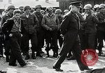 Image libération de soldats américains de camp de prisonniers allemands Allemagne, 1945, de la seconde 40 séquences d'archives historiques vidéo 65675024453