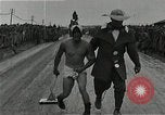 Image Mardi Gras Paris France, 1945, de la seconde 22 séquences d'archives historiques vidéo 65675024460