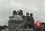 Image Mardi Gras Paris France, 1945, de la seconde 41 séquences d'archives historiques vidéo 65675024460