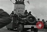 Image Mardi Gras Paris France, 1945, de la seconde 49 séquences d'archives historiques vidéo 65675024460