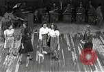 Image Mardi Gras Paris France, 1945, de la seconde 7 séquences d'archives historiques vidéo 65675024461