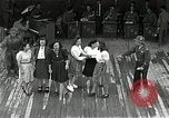 Image Mardi Gras Paris France, 1945, de la seconde 8 séquences d'archives historiques vidéo 65675024461