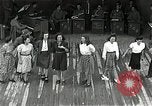 Image Mardi Gras Paris France, 1945, de la seconde 10 séquences d'archives historiques vidéo 65675024461