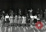 Image Mardi Gras Paris France, 1945, de la seconde 21 séquences d'archives historiques vidéo 65675024461