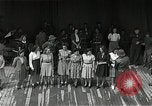 Image Mardi Gras Paris France, 1945, de la seconde 26 séquences d'archives historiques vidéo 65675024461