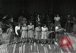 Image Mardi Gras Paris France, 1945, de la seconde 27 séquences d'archives historiques vidéo 65675024461