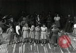 Image Mardi Gras Paris France, 1945, de la seconde 29 séquences d'archives historiques vidéo 65675024461