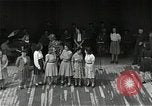 Image Mardi Gras Paris France, 1945, de la seconde 31 séquences d'archives historiques vidéo 65675024461