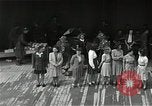 Image Mardi Gras Paris France, 1945, de la seconde 32 séquences d'archives historiques vidéo 65675024461