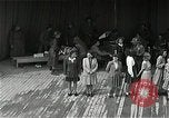 Image Mardi Gras Paris France, 1945, de la seconde 33 séquences d'archives historiques vidéo 65675024461