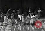 Image Mardi Gras Paris France, 1945, de la seconde 38 séquences d'archives historiques vidéo 65675024461
