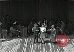 Image Mardi Gras Paris France, 1945, de la seconde 40 séquences d'archives historiques vidéo 65675024461
