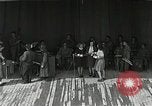 Image Mardi Gras Paris France, 1945, de la seconde 48 séquences d'archives historiques vidéo 65675024461